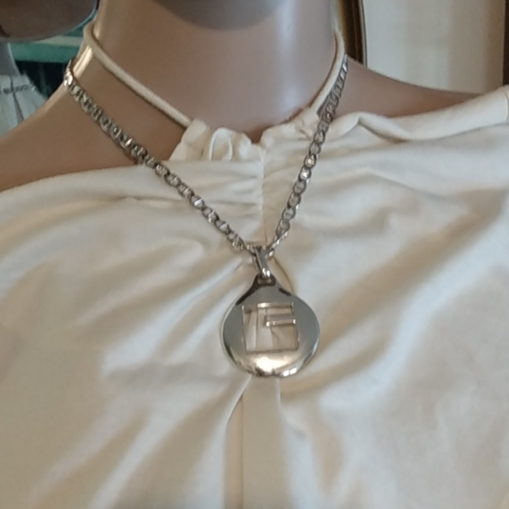 Gucci Sterling Silver Square G Motif Pendant Necklace - Picture 11 of 16